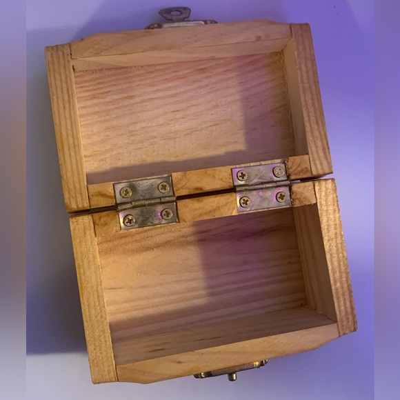 Vintage Wood & Metal Small Jewelry/Trinket Box - Picture 4 of 4